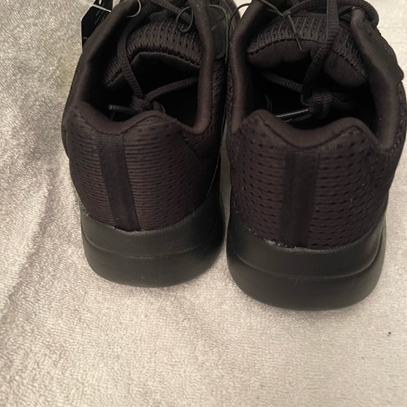 Athletic works sneakers - Picture 4 of 5